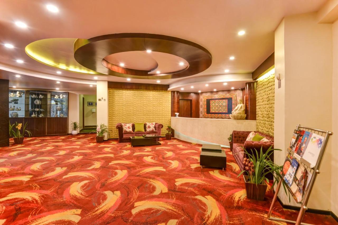 Summit Montana Suites & Spa At Mall Darjeeling  Exterior foto